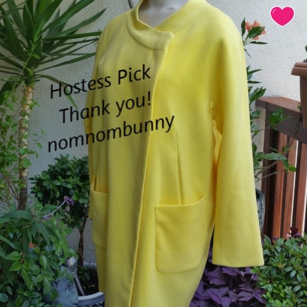 Coat Yellow Liz Claiborne w/pockets Look how you can jazz this coat up!